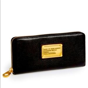 Marc by Marc Jacobs classic Q zip wallet